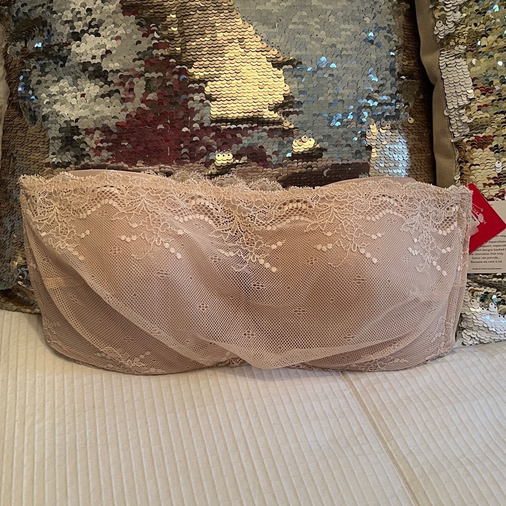 SPANX Lace Bandeau in Soft Beige